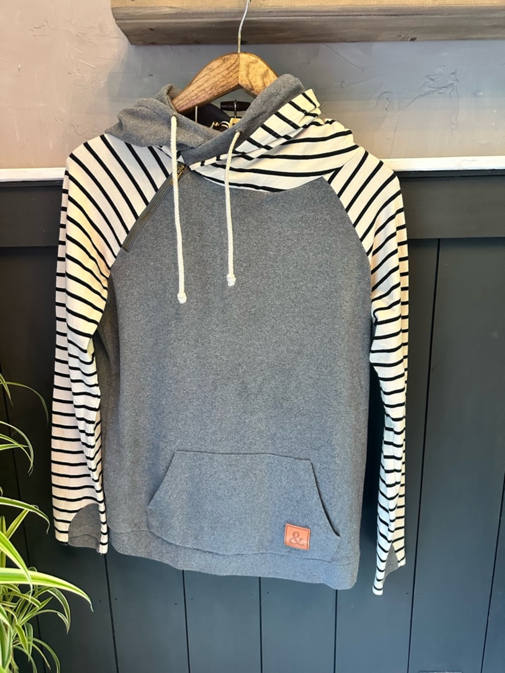 Ampersand Avenue DoubleHood Hoodie Gray Stripe Sleeve Pullover Size Large